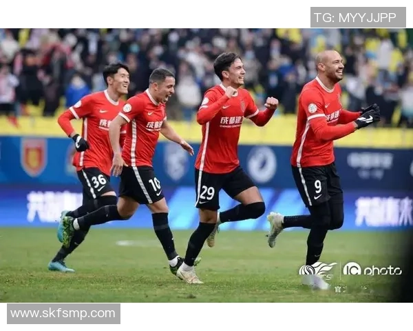 成都足球队意识争议引发热议球迷与专家各执己见探讨背后原因